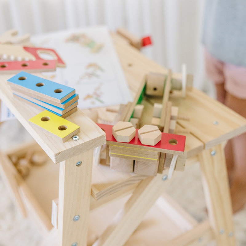 Melissa & Doug banco da lavoro in legno con 55 pezzi da costruzione