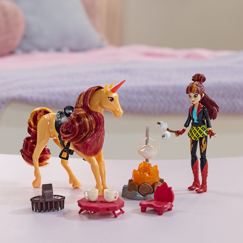 Unicorn Academy Einhorn Cinder und Valentina zelten