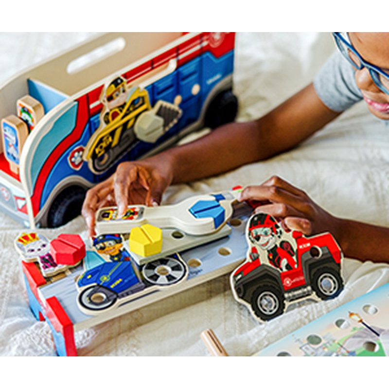 Melissa & Doug Lesene zložljivo reševalno vozilo Tačke na patrulji