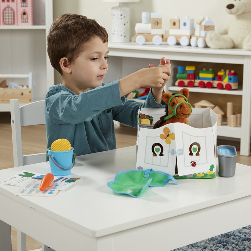 Melissa & Doug Plüschpferd im Stall Spielset