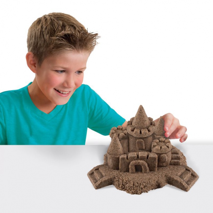 Kinetic Sand přírodní tekutý písek 1,4 kg