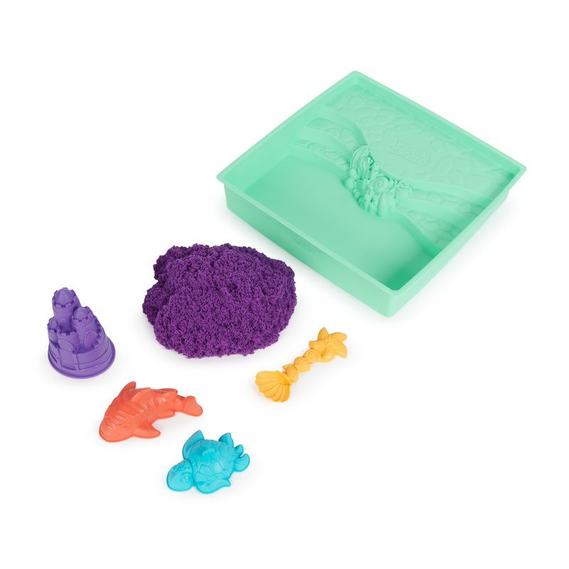 Kinetic Sand låda med flytande sand och underlägg lila