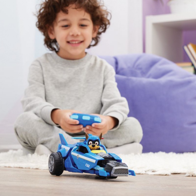 Tlapková patrola ve velkofilmu auto s figurkou Chase na dálkové ovládání