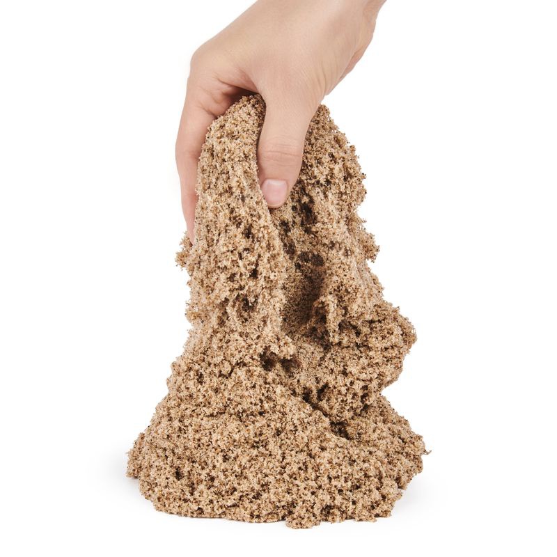 Kinetic Sand hnědý tekutý písek 5 kg